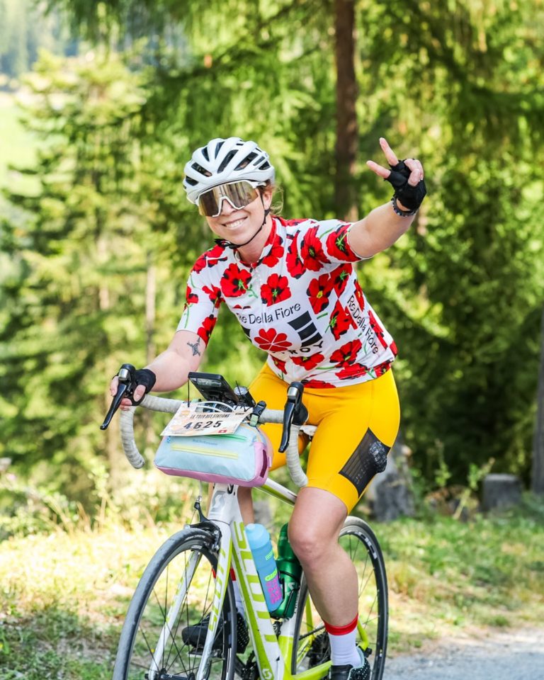 😁✌️🌸

À la recherche de ton premier challenge cycliste ? On a le parcours qu'il te faut avec le Mediofondo et ses 77km. 🤗

À la recherche du défi cycliste ultime sur une journée ? On a (aussi) le parcours qu'il te faut avec l'Ultrafondo The Everest et ses 8'848 mètres de dénivelé. 😳

Oh, et on a encore le Granfondo Marmotte et le Superfondo qui te permettront de profiter des jolies grimpettes que t'offrent le Valais. Le tout en profitant d'une super ambiance.

Trouve toutes les infos –> www.tourdesstations.ch/ ✌️

En route les amis !

___

Looking for your first cycling challenge? We have the route for you with the Mediofondo and its 77 km. 🤗

Looking for the ultimate one-day cycling challenge? We (also) have the route for you with the Ultrafondo The Everest and its 8,848 metres of elevation gain. 😳

Oh, and we also have the Granfondo Marmotte and the Superfondo, which will allow you to enjoy the beautiful climbs that Valais has to offer. All while enjoying a great atmosphere.

Find all the information –> www.tourdesstations.ch/en ✌️

En route les amis!
�
📷 Kuva.swiss 
�
��#cycling #ultracycling #cyclingswitzerland
#valaiswallis