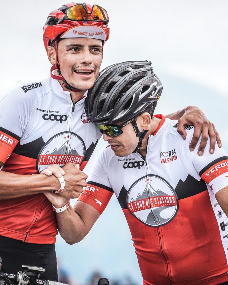 Juan et Andres l'ont fait !!!

C'est un sentiment d'accomplissement pour les deux cycling buddies. Celui d'avoir obtenu 2 des 5 derniers dossards aux tarifs Early Bird.

Oui oui, tu l'as bien lu, IL NE RESTE PLUS QUE 3 DOSSARDS EARLY BIRD ! Dépêche-toi si tu veux concrétiser ta dernière bonne offre de la saison.

Inscriptions –> lien en bio

En route les amis !

___

It's a feeling of accomplishment for both cycling buddies. The feeling of having secured two of the last five Early Bird bibs.

Yes, you read that right, THERE ARE ONLY THREE EARLY BIRD BIBs LEFT! Hurry if you want to take advantage of the last good deal of the season.

Registration –> link in bio

En route les amis!

📷 @kuva.swiss 

#cycling #ultracycling #cyclingswitzerland 
#valaiswallis