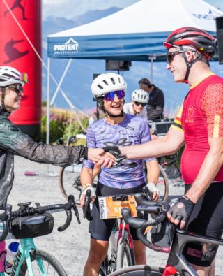 Un immense merci à Pro-Tent pour son soutien lors de cette 9ᵉ édition du Tour des Stations ! 🙌

Partenaire de l’événement, Pro-Tent a contribué à créer des espaces fonctionnels et accueillants pour accompagner athlètes, bénévoles et équipes tout au long de ce week-end.