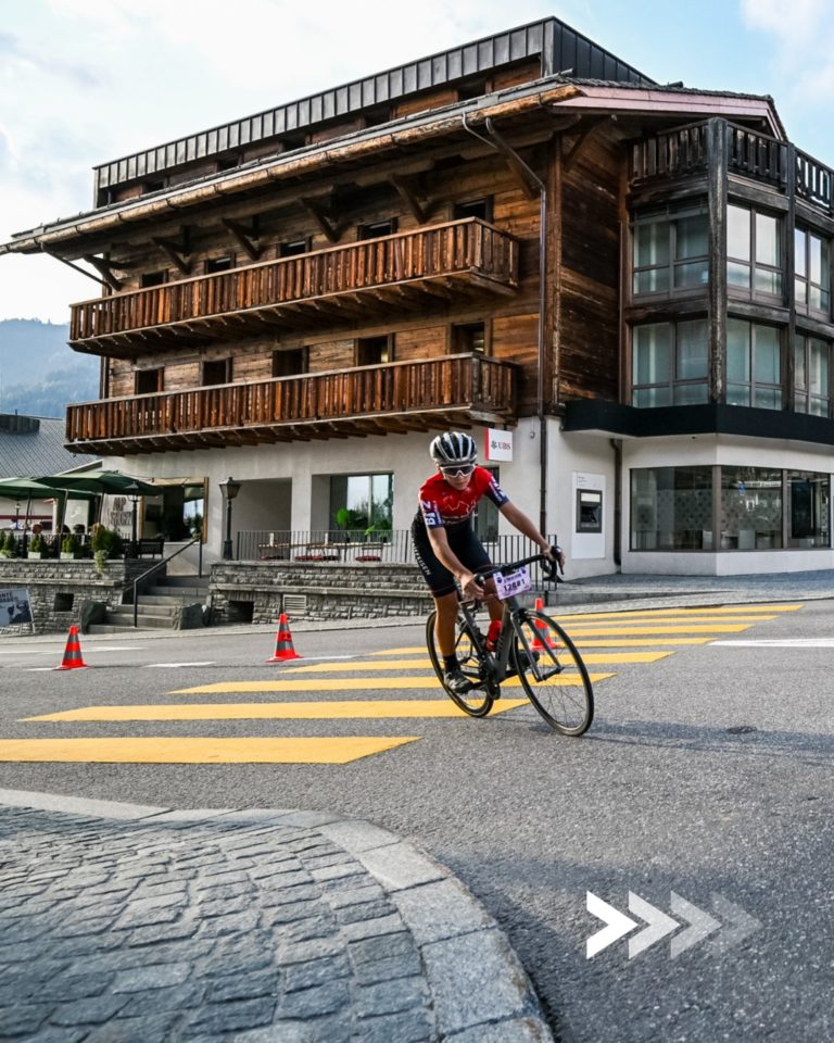 Full gazzzZZZzzz 🚴🏻💨

Le vendredi soir au Tour des Stations, c'est Bambinofondo. Une course pour les plus jeunes sous forme de critérium avec une foule en délire.

Infos et inscriptions –> lien en bio

En route les amis !

___

Friday evenings at the Tour des Stations it's Bambinofondo time. A criterium-style race for young children, with cheering crowds.

Information and registration –> link in bio

En route les amis!

📷 @kuva.swiss 

#cycling #ultracycling #cyclingswitzerland 
#valaiswallis
