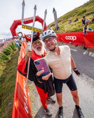 Ambiance Tour des Stations ⛰️

La montagne, les vignobles, des sourires et El Diablo, la recette de l'ambiance reste la même. ☺️

Il est encore temps de s'inscrire ; cela se passe vua le lien en bio. ✍️

En route les amis !

___

The mountains, the vineyards, smiles and El Diablo – the recipe for a great atmosphere remains the same. ☺️

There’s still time to sign up; you can do so via the link in the bio. ✍️

En route les amis!

📷 @kuva.swiss 

#cycling #ultracycling #cyclingswitzerland 
#valaiswallis