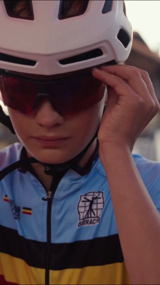 Bambinofondo 🤝 Kids Bike Cup

Le vendredi soir du @tourdesstations se déroule le traditionnel Bambinofondo. Un moment de joie, de rire et de bonne humeur où les plus jeunes peuvent aussi faire leur course et repartir avec la fameuse médaille avec son dinosaure 🦖

Nouveauté depuis cette année, la Bambinofondo intègre la Kids Bike Cup ! La compétition multidisciplinaire mise sur pied par @valaiscycling afin de promouvoir l'interdisciplinarité des jeunes cyclistes. 🧒

Infos et inscriptions –> lien en bio @tourdesstations

En route les amis !

___

On the Friday evening of the @tourdesstations, the traditional Bambinofondo takes place. A time of joy, laughter and good cheer, where the youngest participants can also take part in their own race and walk away with the famous dinosaur medal 🦖

New this year, the Bambinofondo now includes the Kids Bike Cup! This multi-discipline competition has been set up by @valaiscycling to promote a multi-disciplinary approach amongst young cyclists. 🧒

Information and registration –> link in @tourdesstations bio

En route les amis!

#cycling #ultracycling #cyclingswitzerland 
#valaiswallis